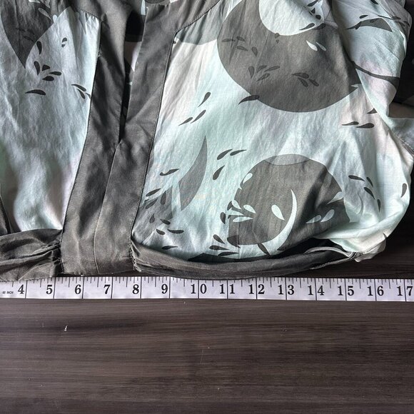 NWOT Cadeau Maternity Leaf Abstract Blouse Silk Blend in Shades of Green Size M - Picture 8 of 9